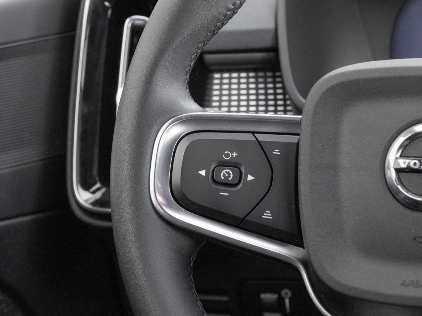Volvo  Core Recharge Pure Electric 2WD