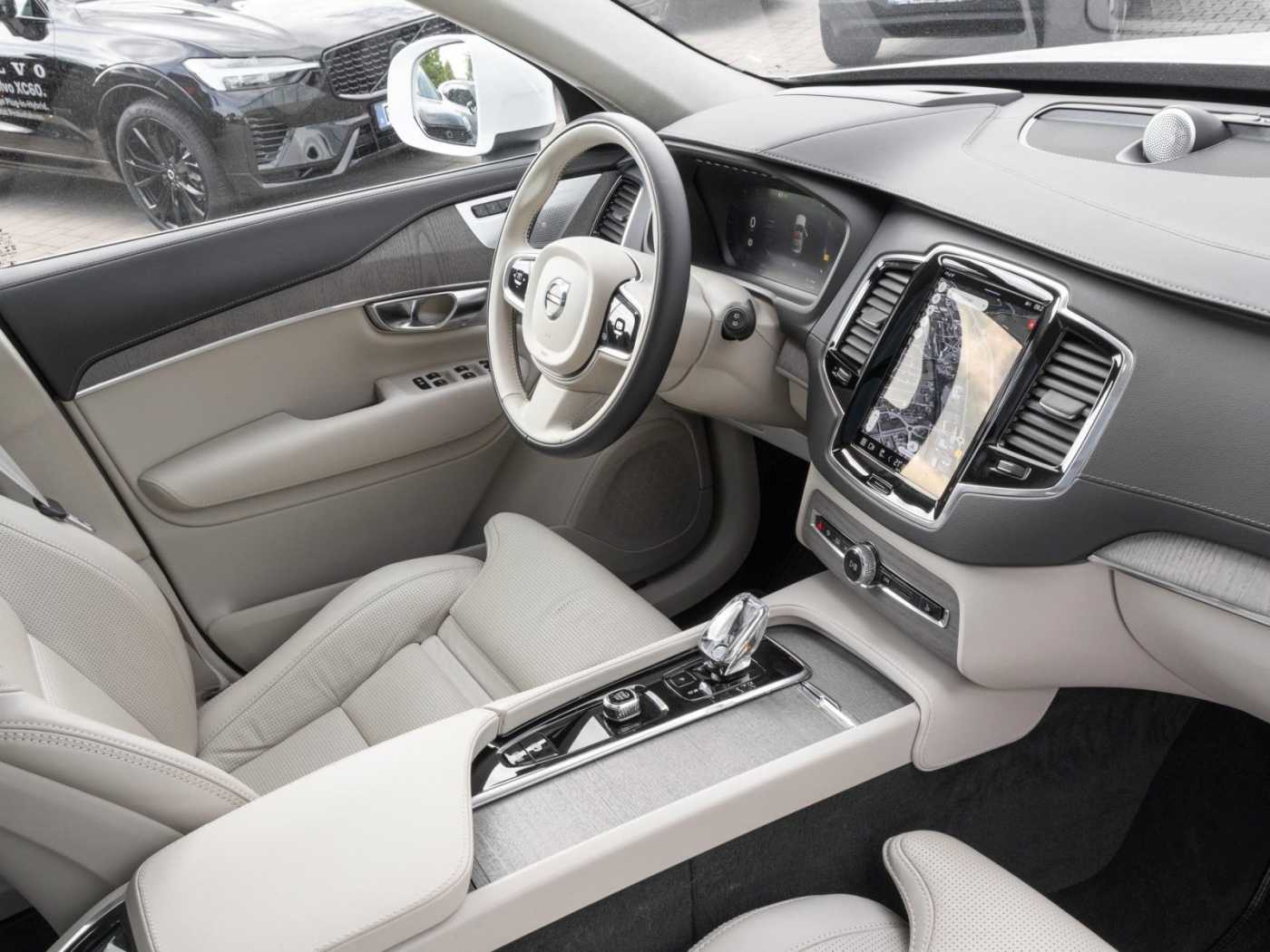 Volvo  Ultimate Bright Recharge PHEV AWD