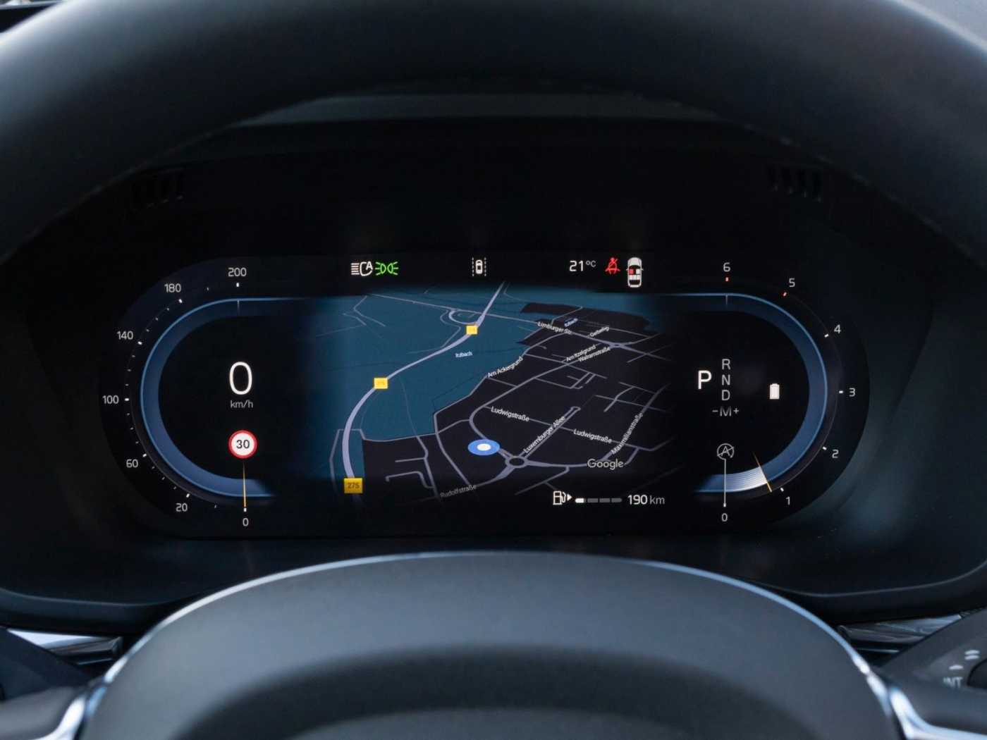 Volvo  Plus Dark AWD