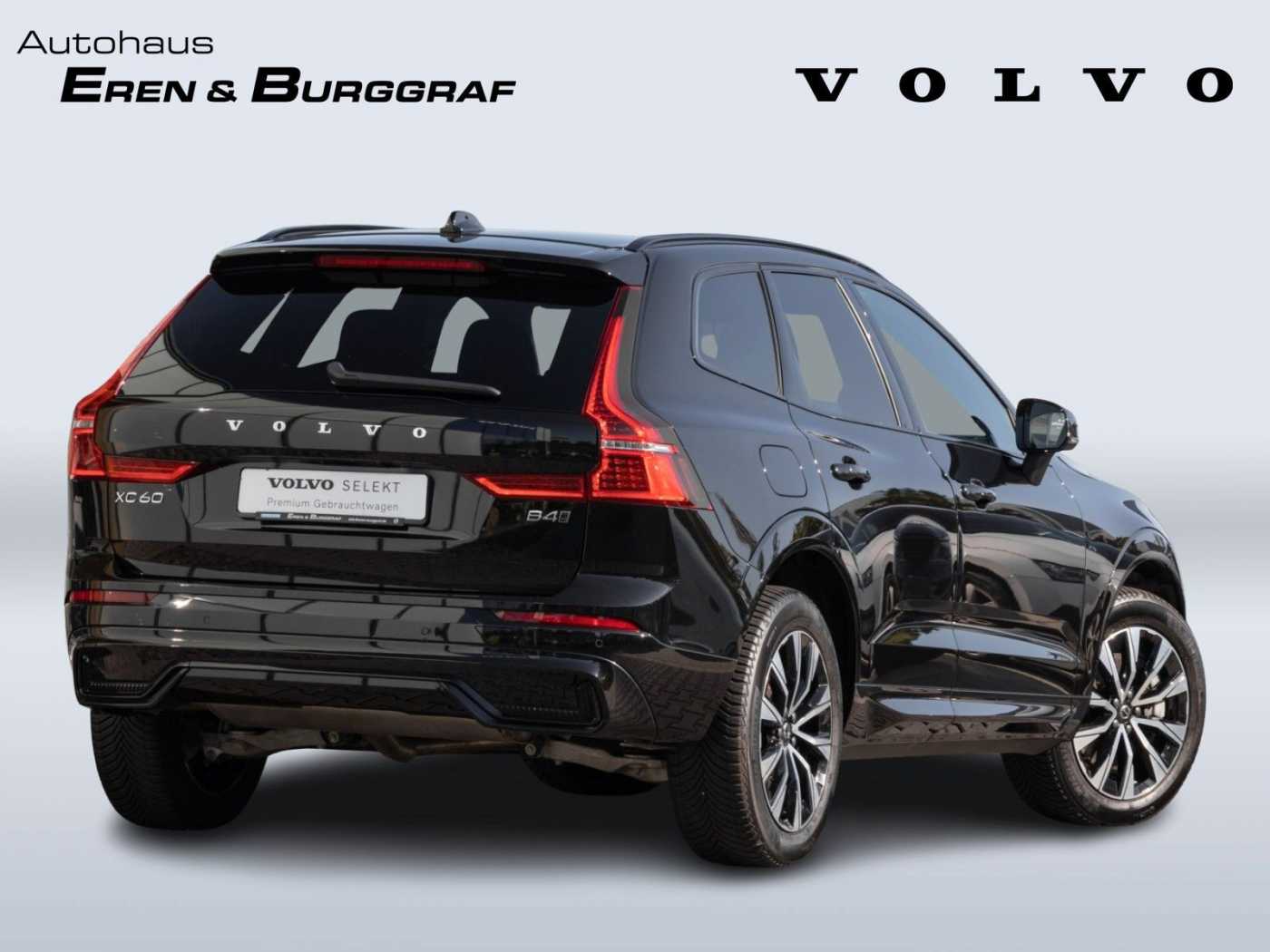 Volvo  Plus Dark AWD