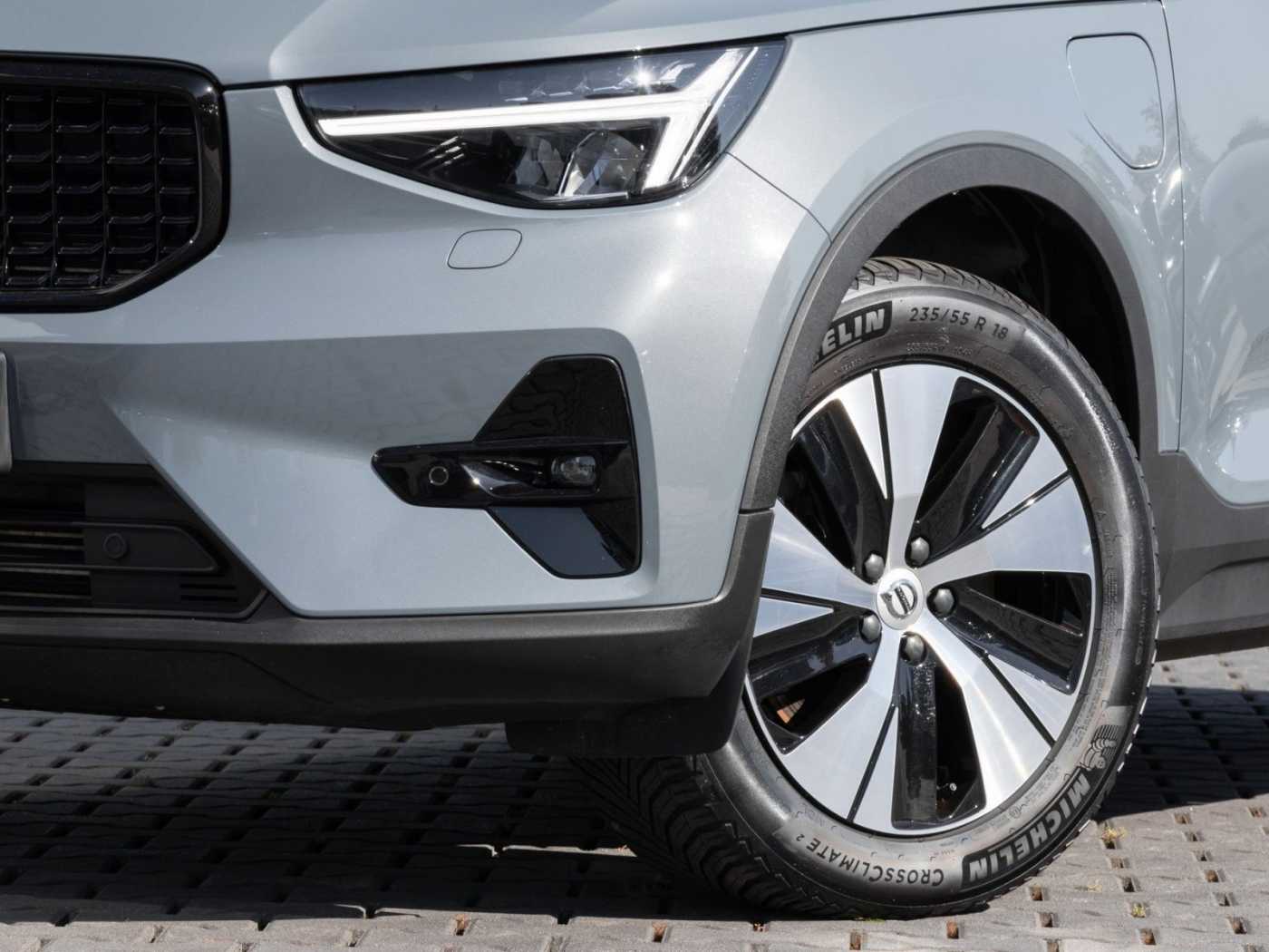 Volvo  R Design Recharge Plug-In Hybrid 2WD