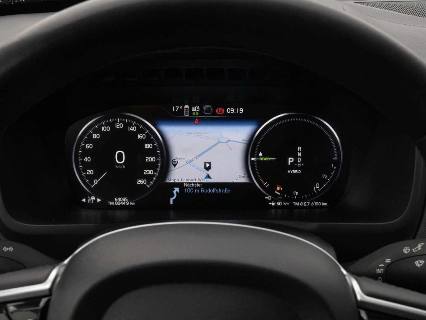 Volvo  R Design Edition Recharge Plug-In Hybrid AW