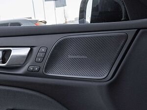 Volvo  Kombi Plus Dark UPE: 64620,-