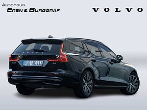 Volvo  Kombi Plus Dark UPE: 64620,-