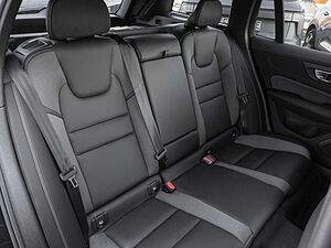 Volvo  Kombi Plus Dark UPE: 64620,-