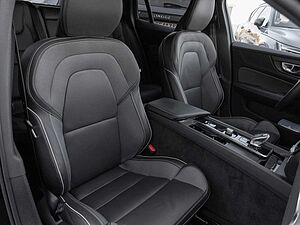 Volvo  Kombi Plus Dark UPE: 64620,-