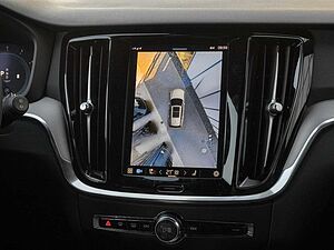 Volvo  Kombi Plus Dark UPE: 64620,-