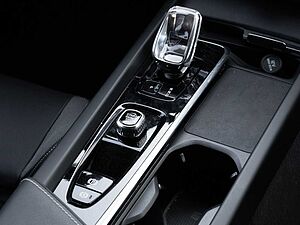 Volvo  Kombi Plus Dark UPE: 64620,-