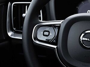Volvo  Kombi Plus Dark UPE: 64620,-