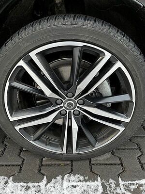 Volvo  R Design Recharge  T6 AWD
