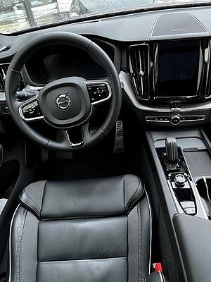 Volvo  R Design Recharge  T6 AWD