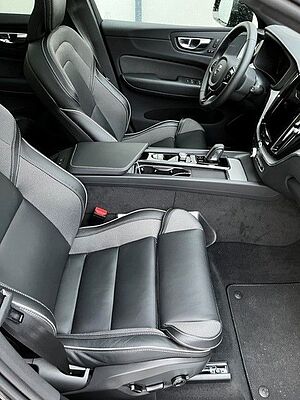 Volvo  R Design Recharge  T6 AWD