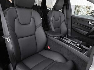 Volvo  XC60 Plus Dark 2WD