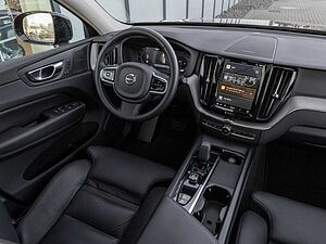 Volvo  XC60 Plus Dark 2WD