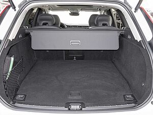 Volvo  Ultimate Dark Recharge Plug-In Hybrid AWD
