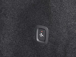 Volvo  Ultimate Dark Recharge Plug-In Hybrid AWD