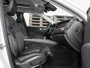 Volvo  Ultimate Dark Recharge Plug-In Hybrid AWD