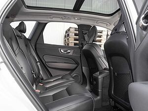 Volvo  Ultimate Dark Recharge Plug-In Hybrid AWD