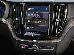 Volvo  Ultimate Dark Recharge Plug-In Hybrid AWD