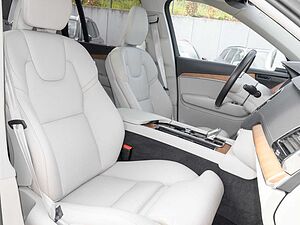 Volvo  Plus Bright Recharge Plug-In Hybrid AWD