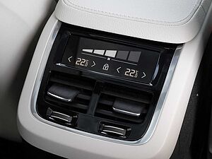 Volvo  Plus Bright Recharge Plug-In Hybrid AWD