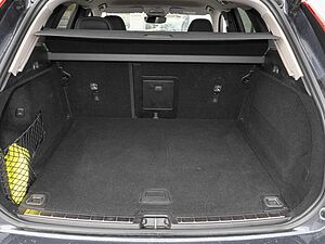 Volvo  Plus Dark 2WD