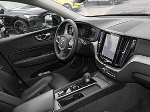 Volvo  Plus Dark 2WD