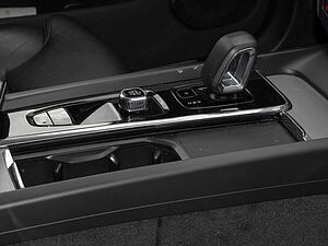 Volvo  Plus Dark 2WD