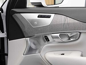 Volvo  Ultimate Bright Recharge PHEV AWD