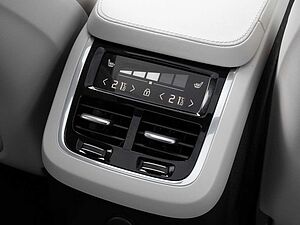 Volvo  Ultimate Bright Recharge PHEV AWD