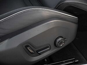 Volvo  Kombi Ultimate Dark Recharge Plug-In Hybrid