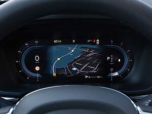 Volvo  Plus Dark AWD