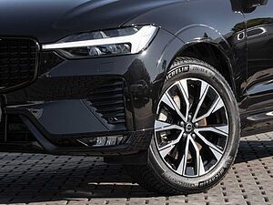 Volvo  Plus Dark AWD