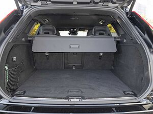 Volvo  Plus Dark AWD