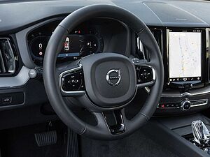 Volvo  Plus Dark AWD