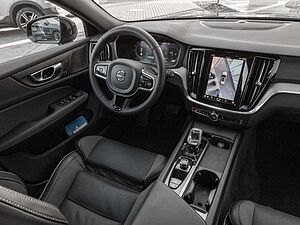 Volvo  Kombi Plus Dark UPE: 64620,-