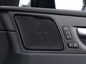 Volvo  Plus Dark 2WD