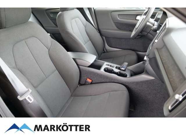 Volvo  T3 Momentum Core APPLE&ANDROID/NAVI/LED