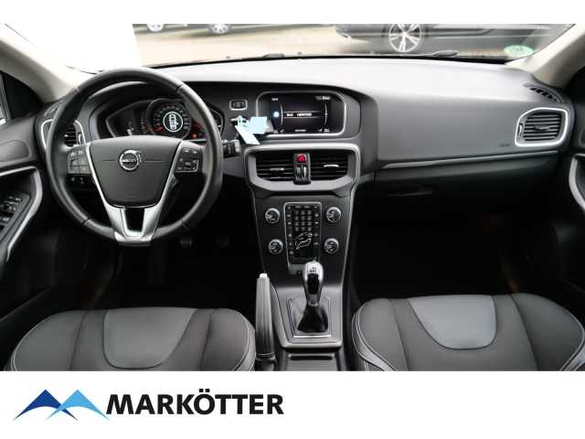 Volvo  T2 Momentum CAM/AHK/NAVI/LED/beheiz. Frontsch.