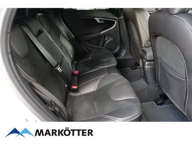 Volvo  D3 R-Design Autom. /Navi/LED/2x PDC/el. Sitz