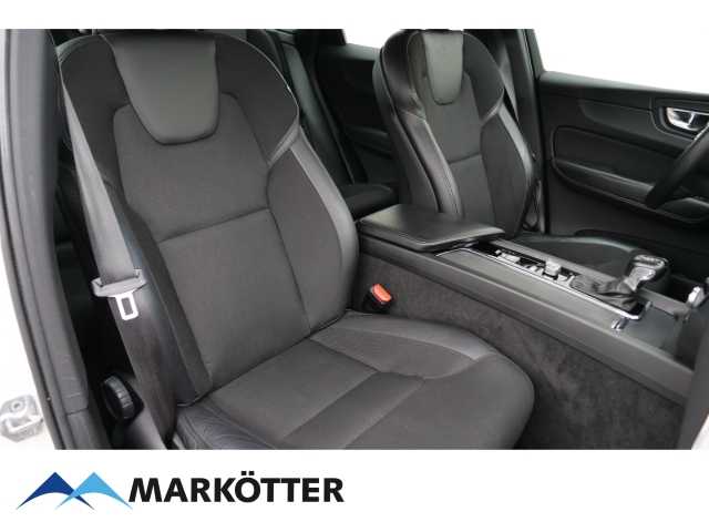 Volvo  D5 AWD Momentum /AHK/Four-C/360 Kamera/MWST/