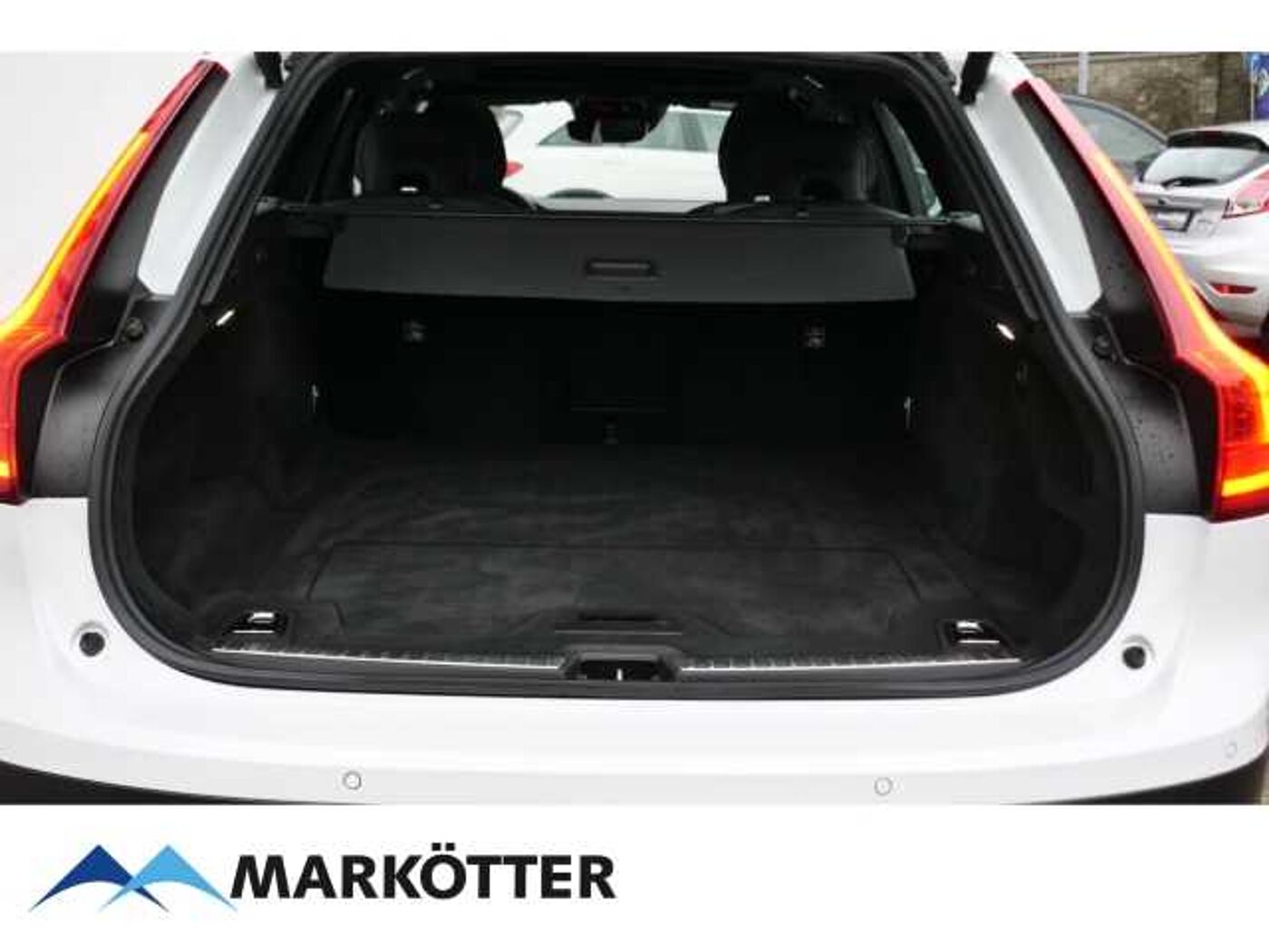 Volvo  D5 AWD Pro /360Grad/DAB/Schiebedach/