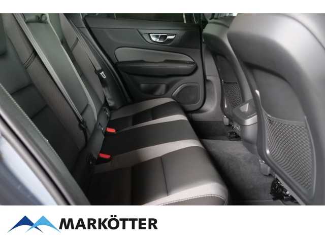 Volvo  B4 Plus Dark/19''/360Cam/H&K/ACC/BLIS/STHZ