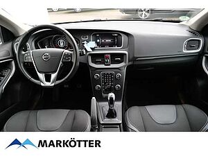 Volvo  T2 Momentum CAM/AHK/NAVI/LED/beheiz. Frontsch.