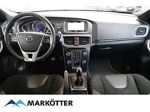 Volvo  D3 R-Design Autom. /Navi/LED/2x PDC/el. Sitz