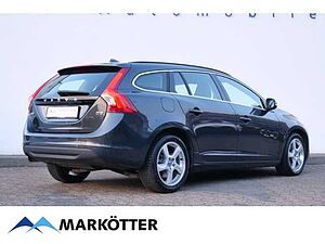 Volvo  D3 Momentum Navi/Family-P. /5-Zyl. /TÜV 08-26