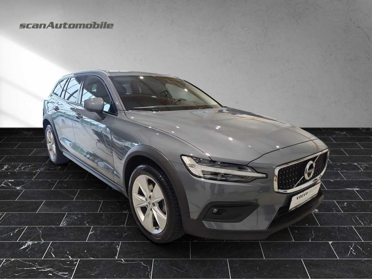 Volvo  V60 CC Pro AWD Bluetooth Navi LED Vollleder Klima Einparkhilfe el. Fenster