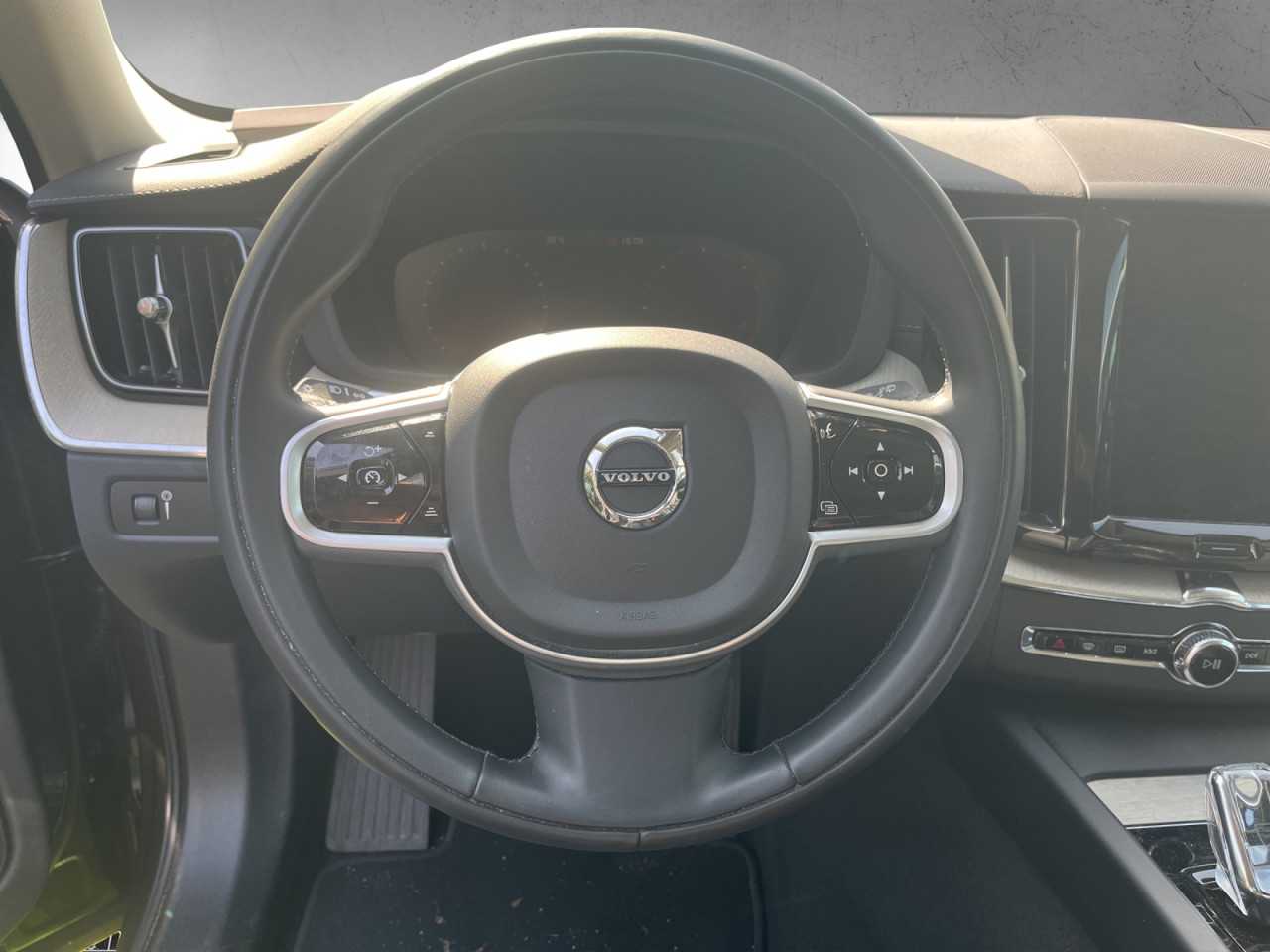 Volvo  XC 60 Inscription AWD Bluetooth Navi LED Vollleder Klima Einparkhilfe el. Fenste