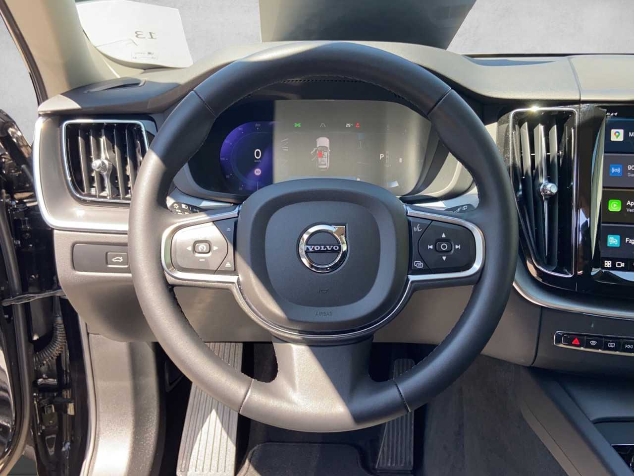 Volvo  XC 60 Core 2WD Bluetooth Navi LED Klima Einparkhilfe el. Fenster