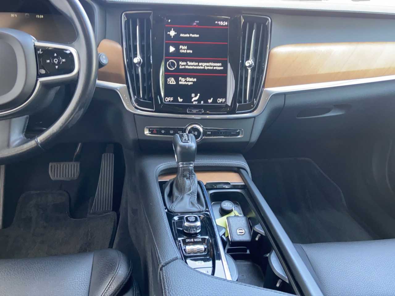 Volvo  V90 Inscription AWD Bluetooth Navi LED Vollleder Klima Einparkhilfe el. Fenster